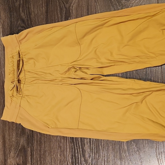 ❤️ LULULEMON BEYOND THE STUDIO HIGH RISE JOGGERS IN GOLD BUFF, 4 - Picture 6 of 11